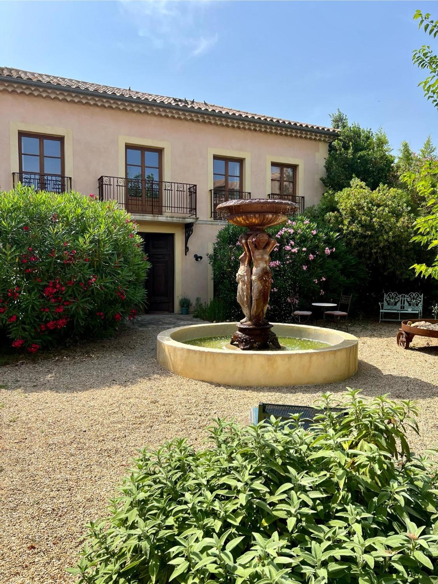 Vinauberge Poilhes Bagian luar foto