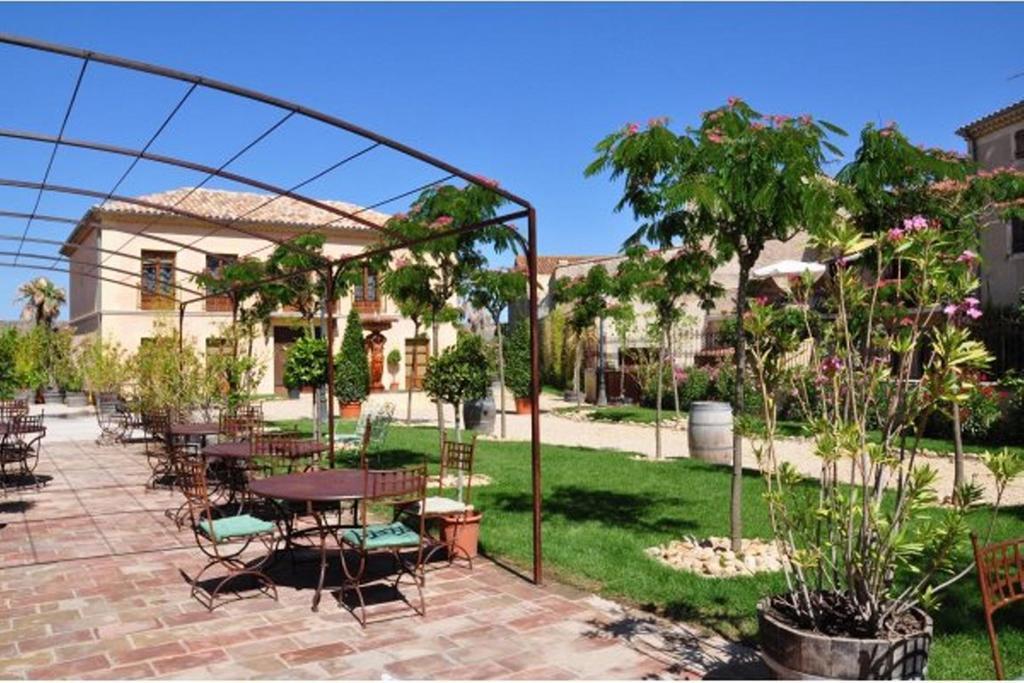Vinauberge Poilhes Bagian luar foto