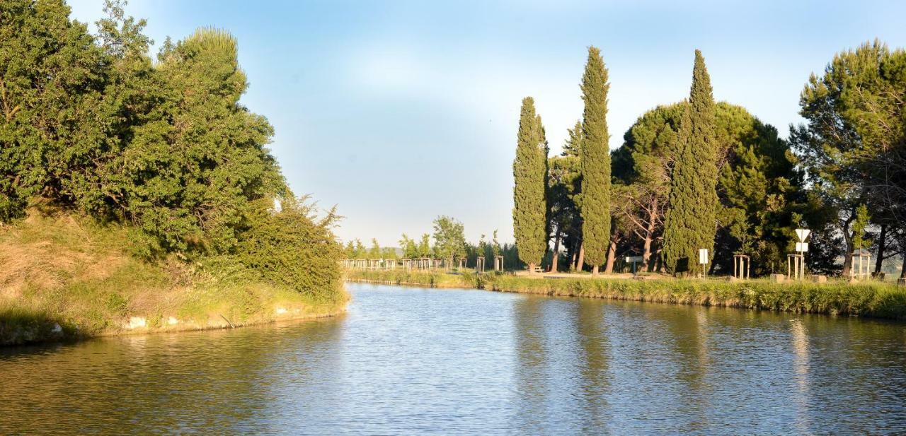 Vinauberge Poilhes Bagian luar foto